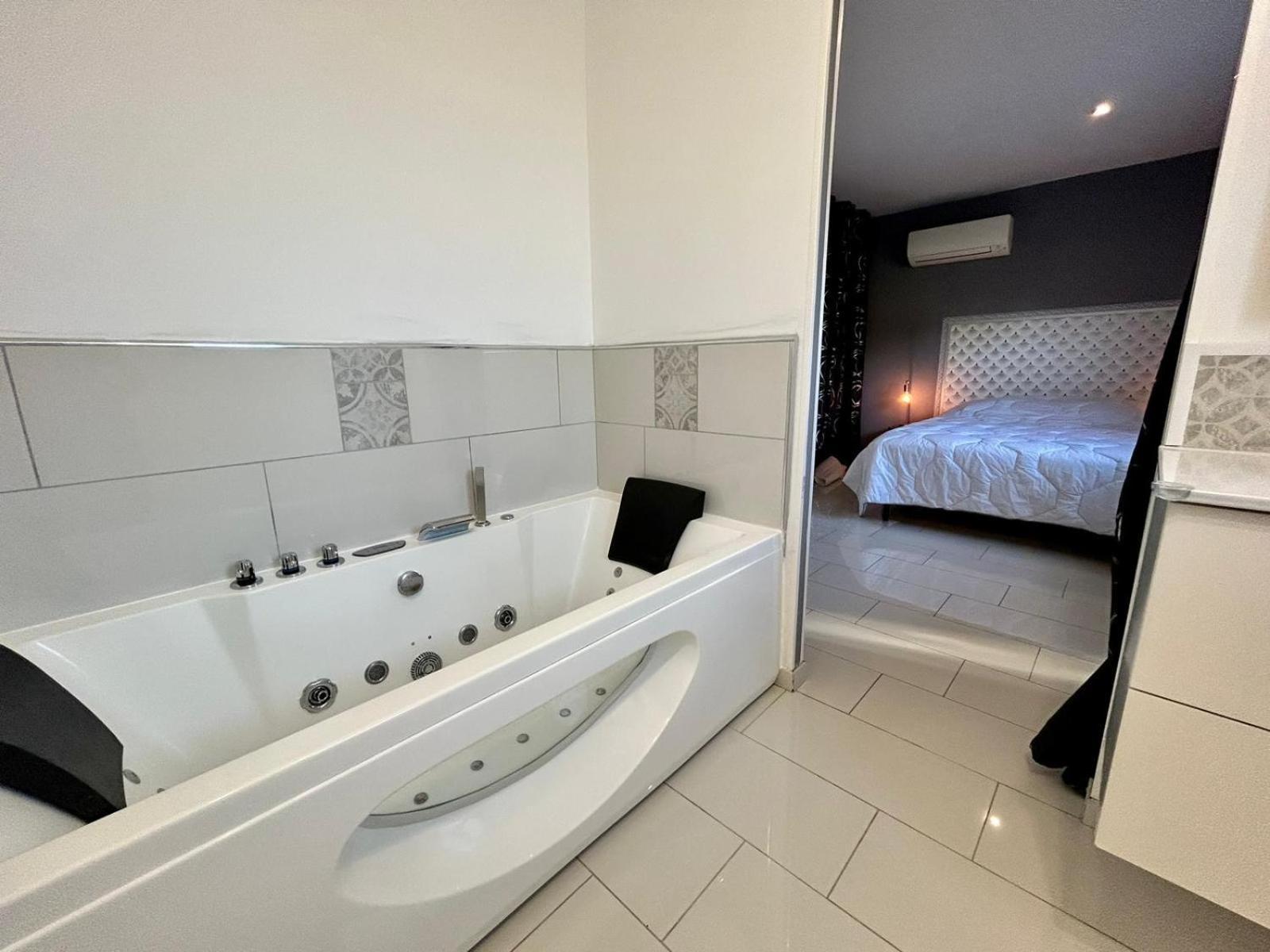 Maison Moderne Au Calme Avec Billard, Jacuzzi, Bain A Remous, Piscine, Babyfoot Labastide-du-Temple 외부 사진