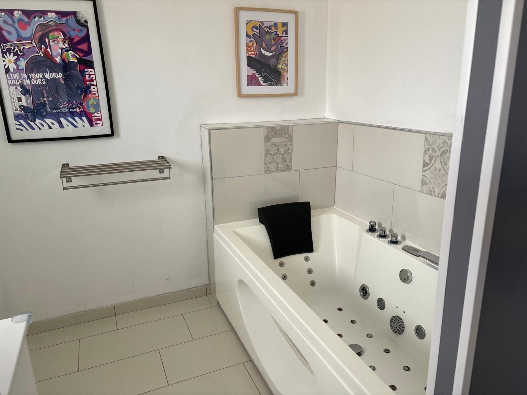 Maison Moderne Au Calme Avec Billard, Jacuzzi, Bain A Remous, Piscine, Babyfoot Labastide-du-Temple 외부 사진